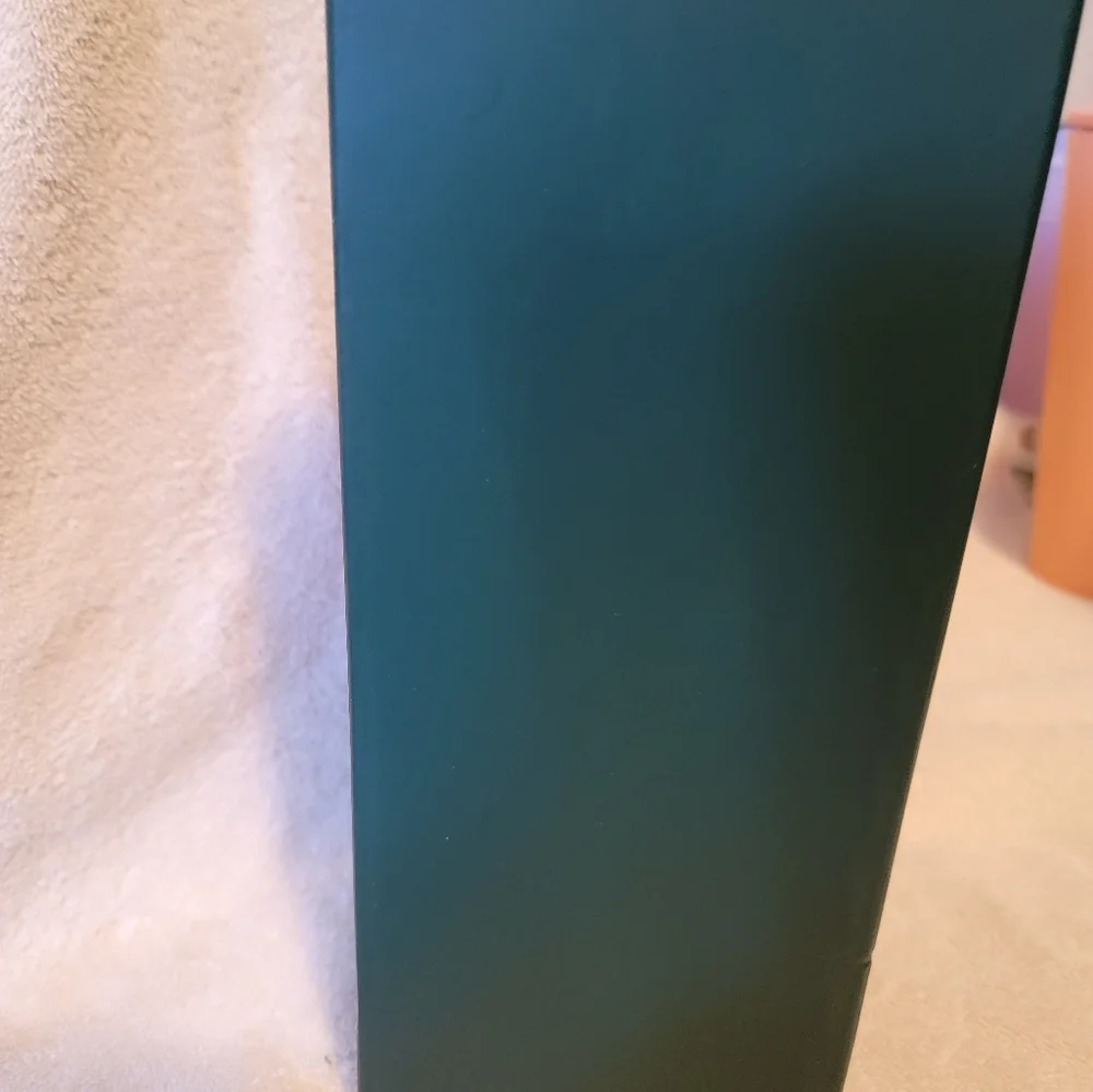 Starbucks Reusable Hot Cups shades of Red with‎ lids